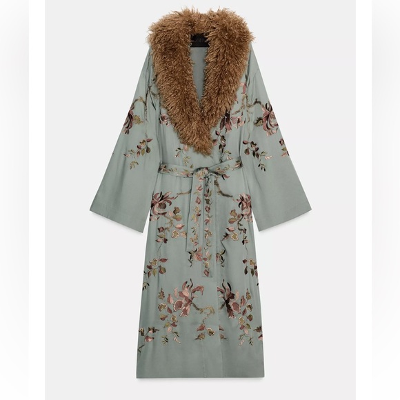 ZARA FAUX FUR COLLAR KIMONO ZW
COLLECTION LIMITED EDITION - Picture 7 of 13